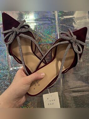 A New Day Burgundy Velvet Rhinestone Bow Kitten Heel Mules Size 7 NWT